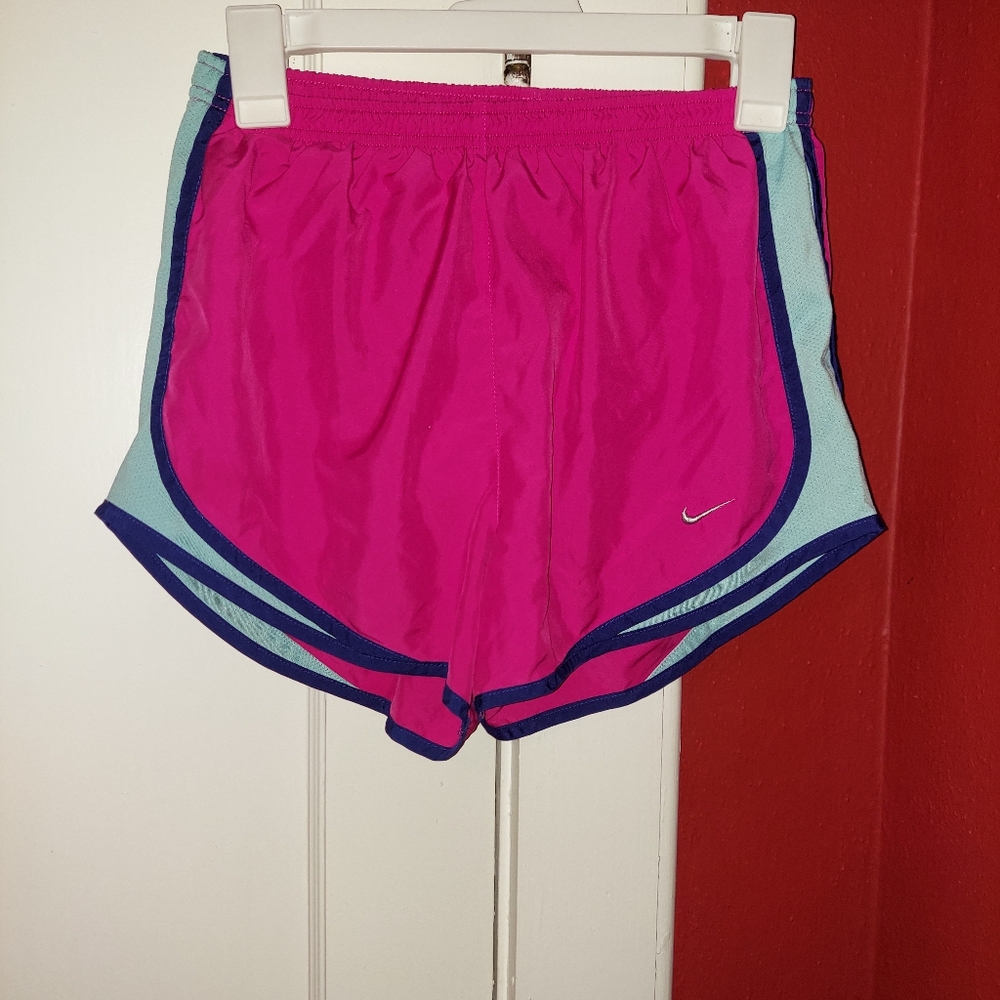 Nike shorts magenta light blue